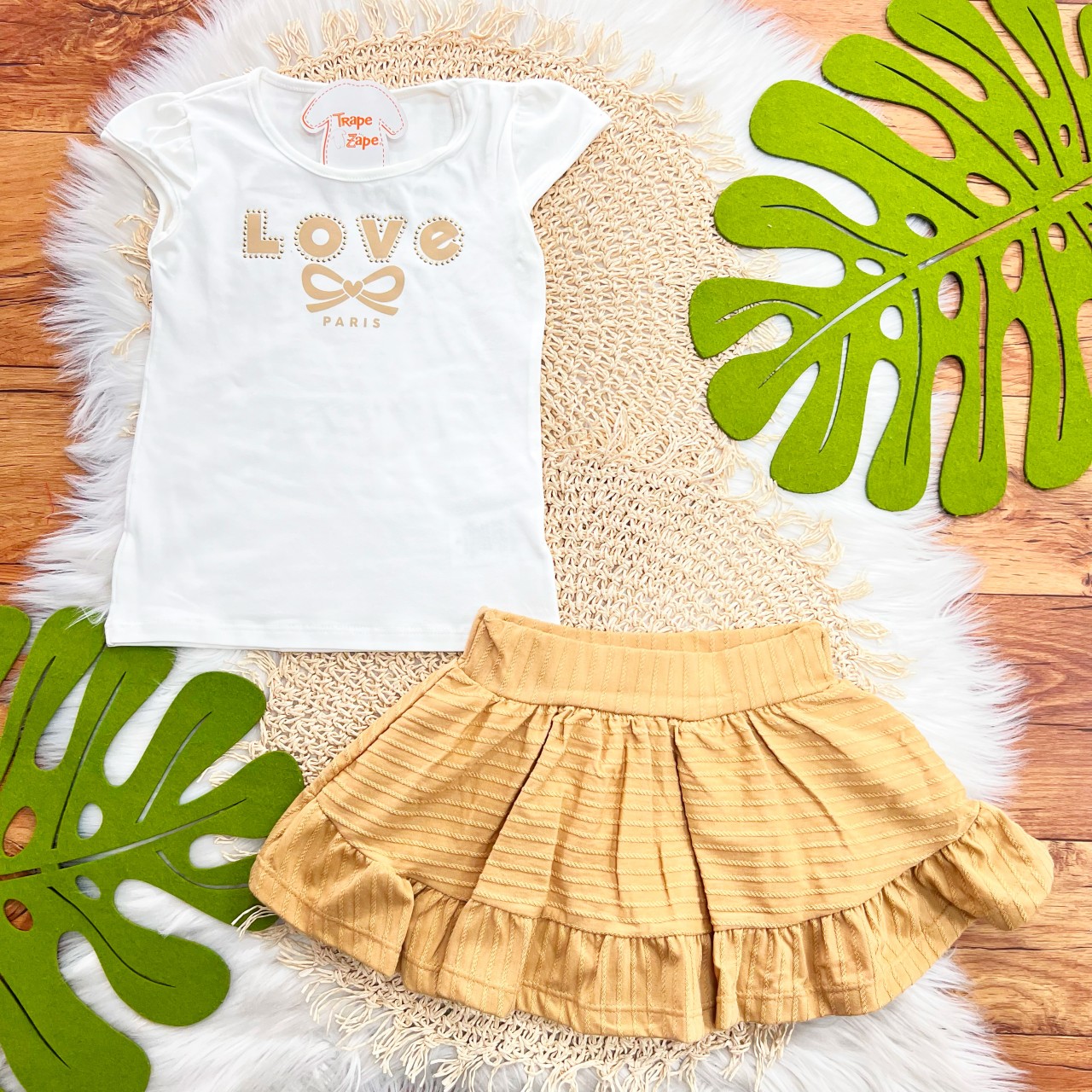 Conj. Blusa Love Paris e Short Saia - Off White e Areia